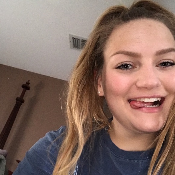 Meet your Posher, Madi - Picture 1 of 1